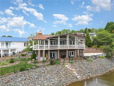 216 Grand View Drive