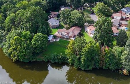 3001 Wellingford Drive
