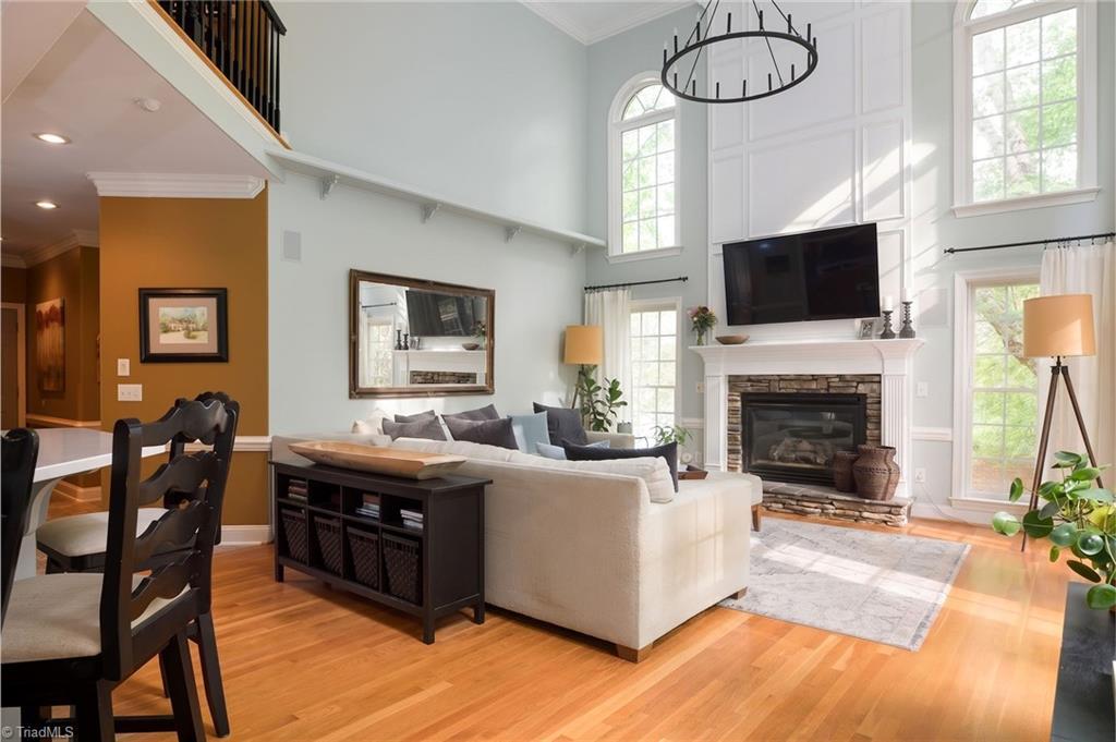 Image 4: Den/Family Room