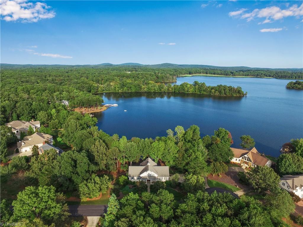 Image 1: Exquisite Views from this extraordinary Lake Home