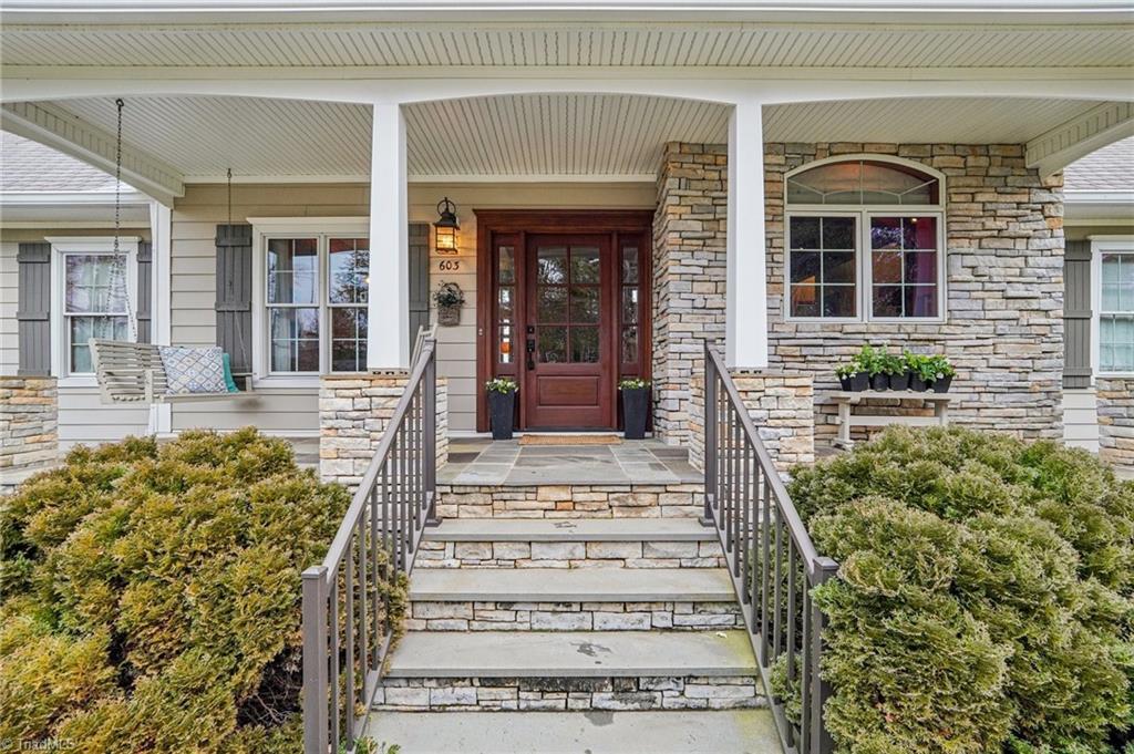 Image 3: Gorgeous Covered Porch Entry