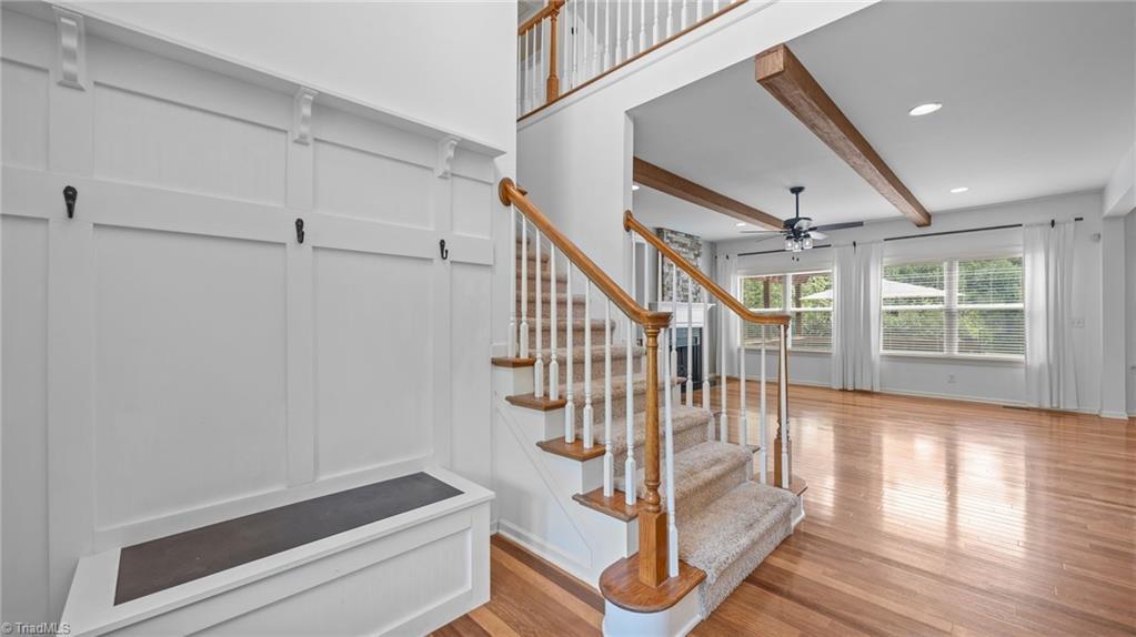 Image 3: Open Foyer