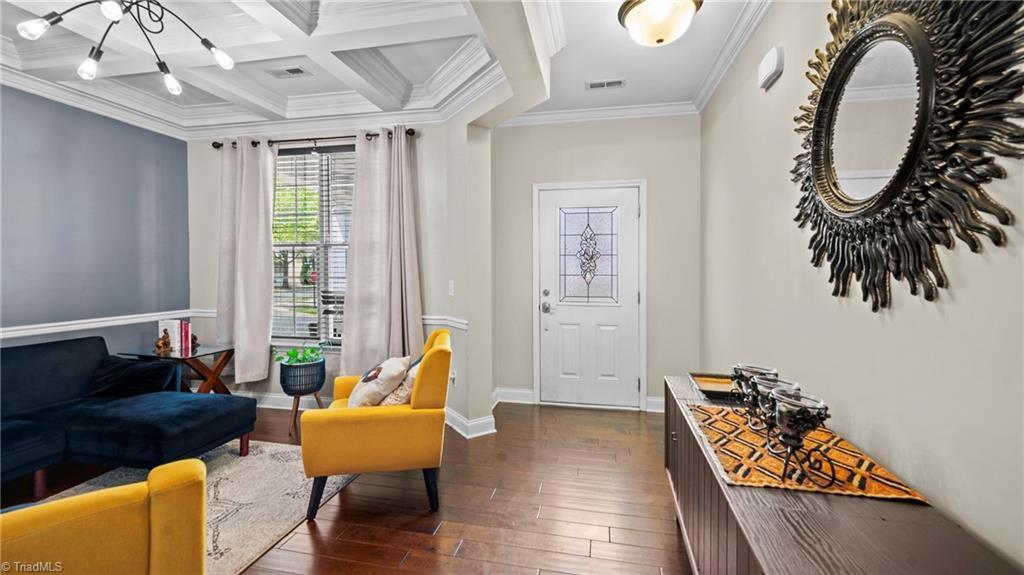Image 3: Entry way