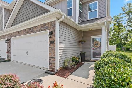 2 Finley Ridge Way