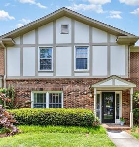 15 Fountain Manor Drive