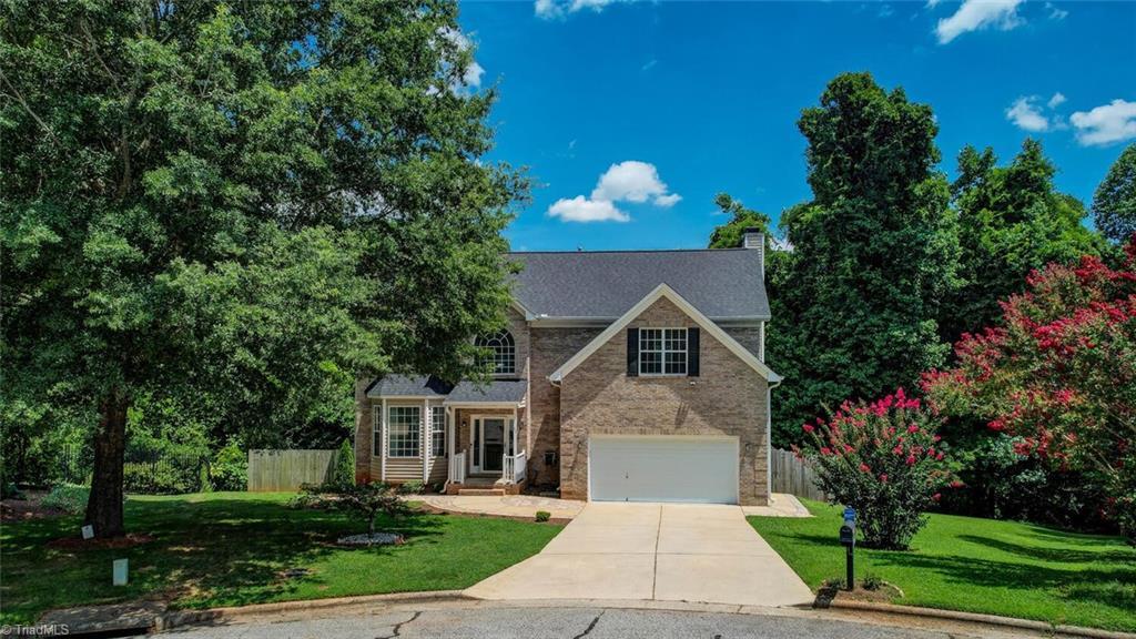 Image 2: Located in the beautiful Lake Jeanette area of the Triad!