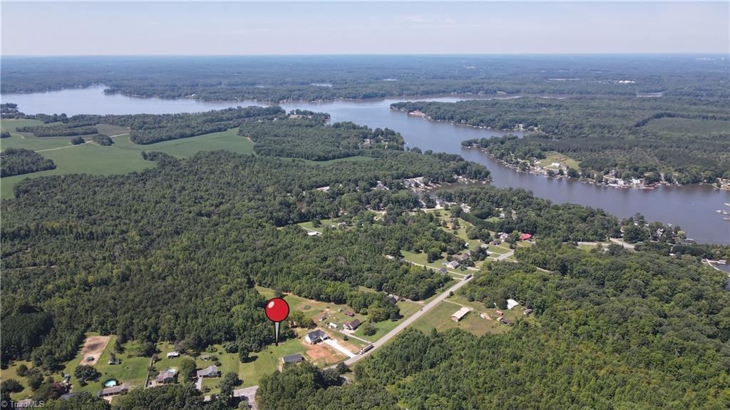 Image 3: So close to High Rock Lake!!