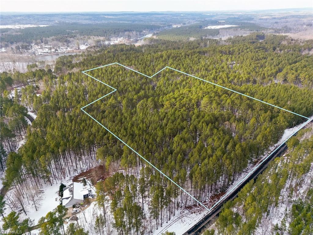 Image 3: Measures are laid over/ estimated.