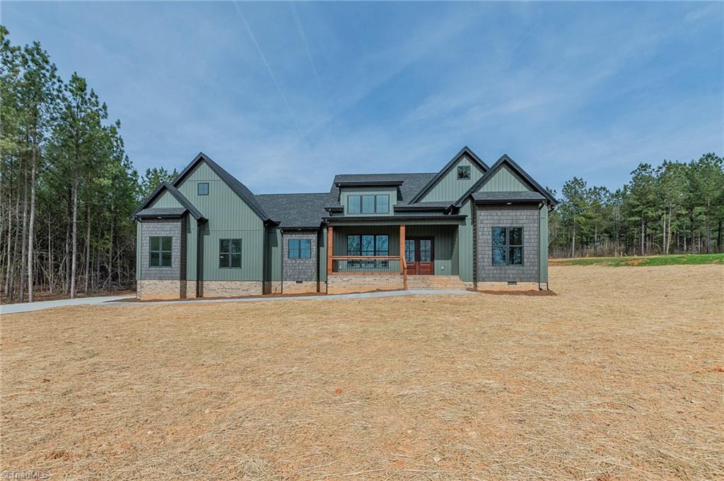 Image 2: Front View NEW construction Finished
