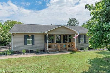 10592 Linwood Southmont Road