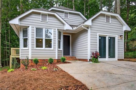 8 Brookshire Court