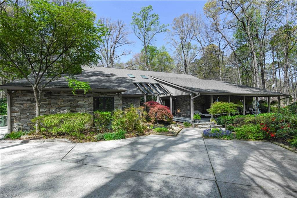 Image 3: private retreat home!