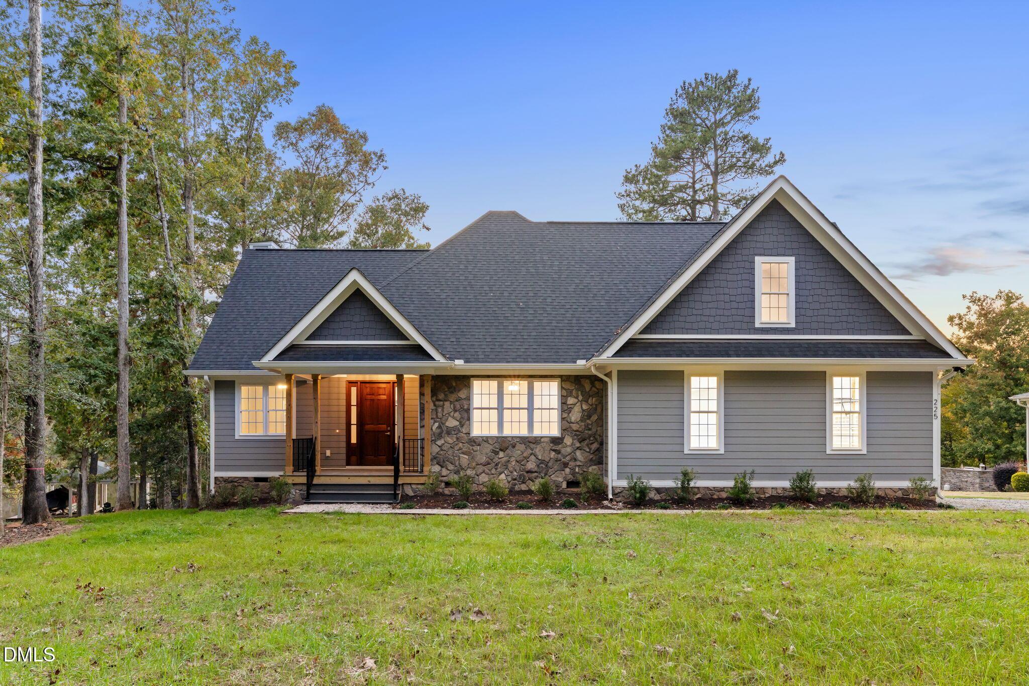 Image 1: 36-web-or-mls-Roanoke-Bend-33 Image 1: 36-web-or-mls-Roanoke-Bend-33