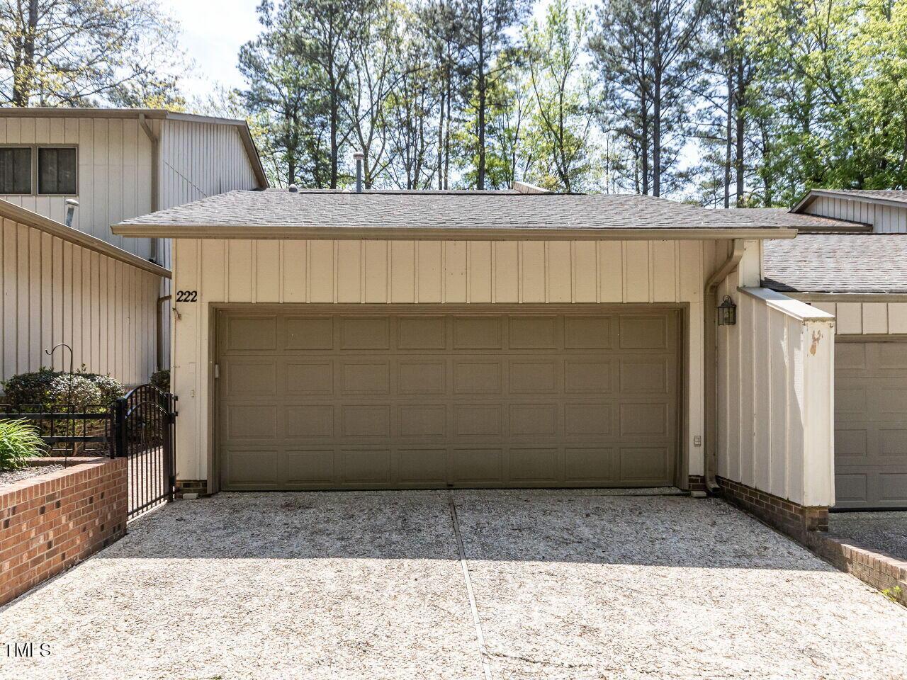 Image 2: 002-1280x960-garage