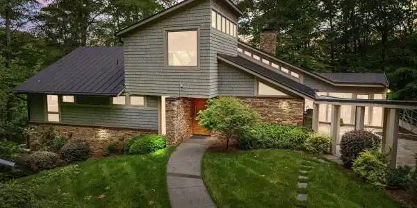 343 Lakewood Pointe Drive