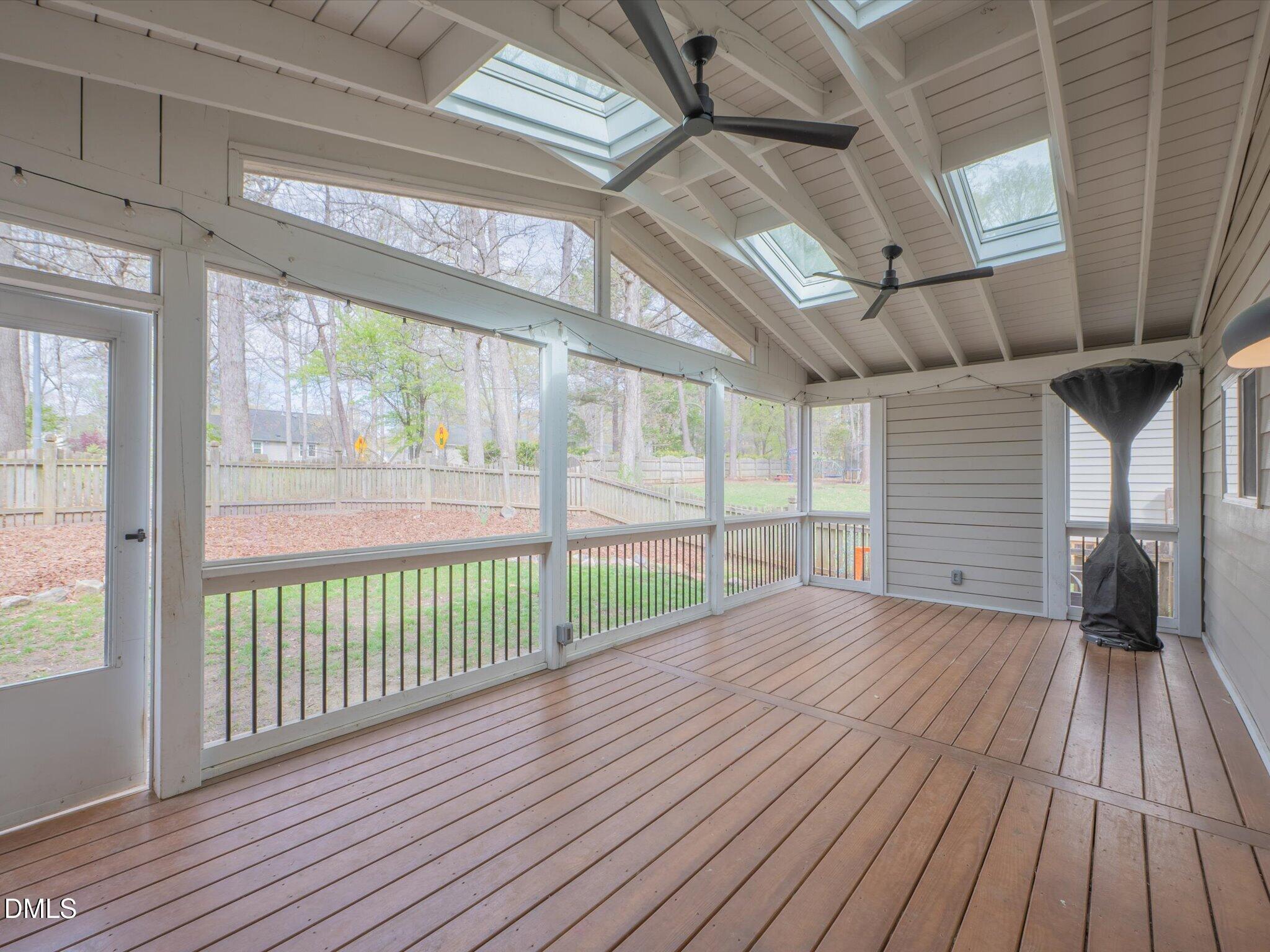 Image 2: 10-Screened Porch