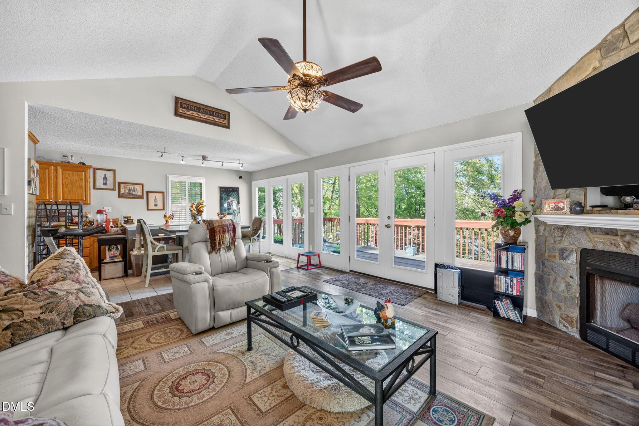 Image 4: Large Great Room Stone FP Panoramic Main