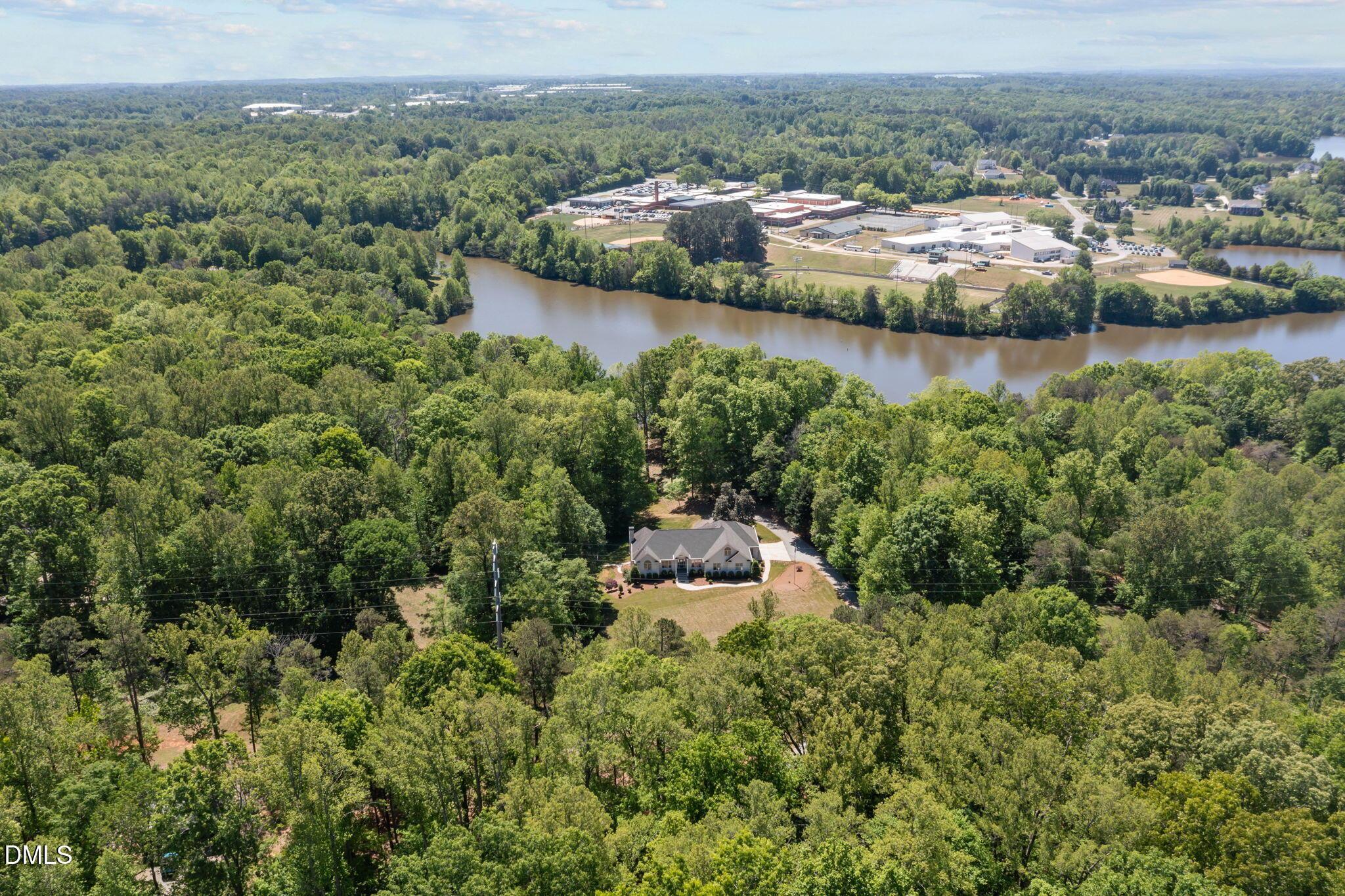 Image 1: 5-web-or-mls-DJI_0897