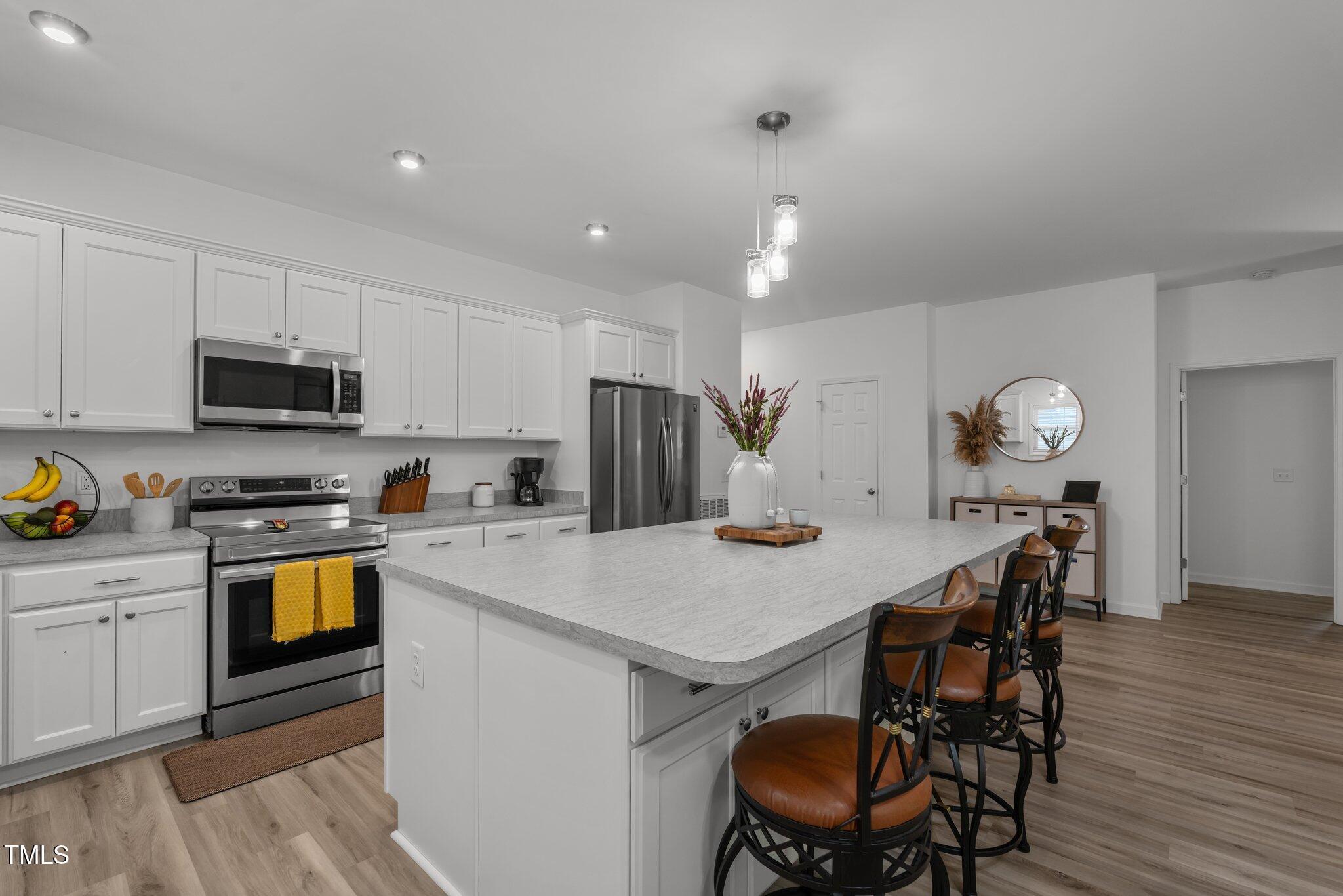 Image 2: 33-web-or-mls-DSC09132