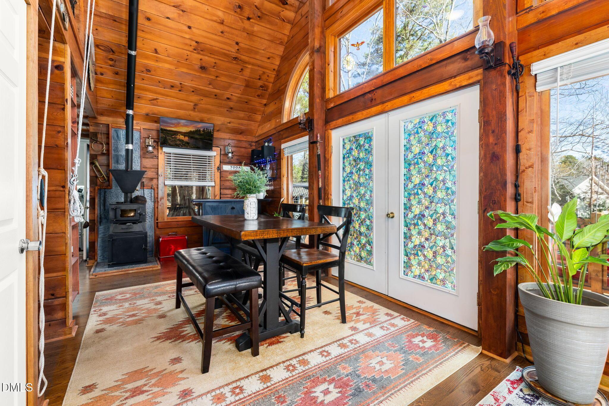 Image 3: 1-web-or-mls-52-Buoy-Rd-1