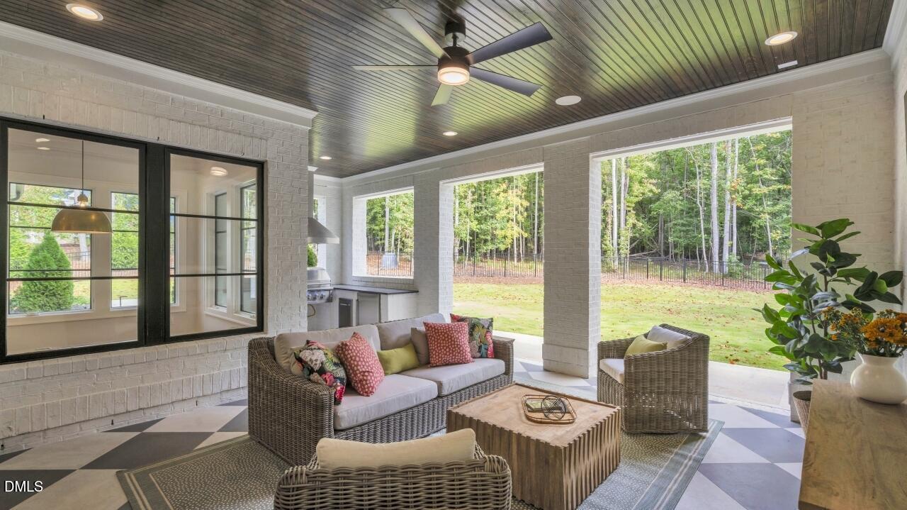 Image 2: Picturesque and Comfortable