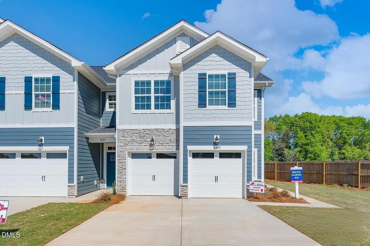 Image 1: 46284974-48E4-4A74-AC20-D500F6ABFAF4