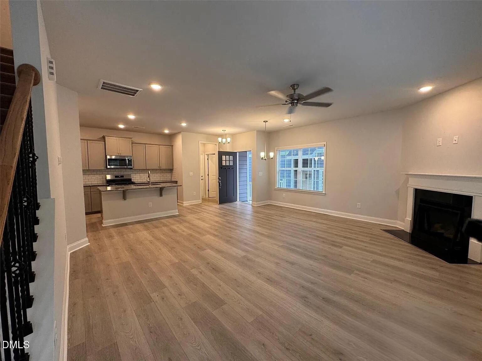 Image 3: 9EEB156C-C672-4FE0-83D3-D60082EFC869