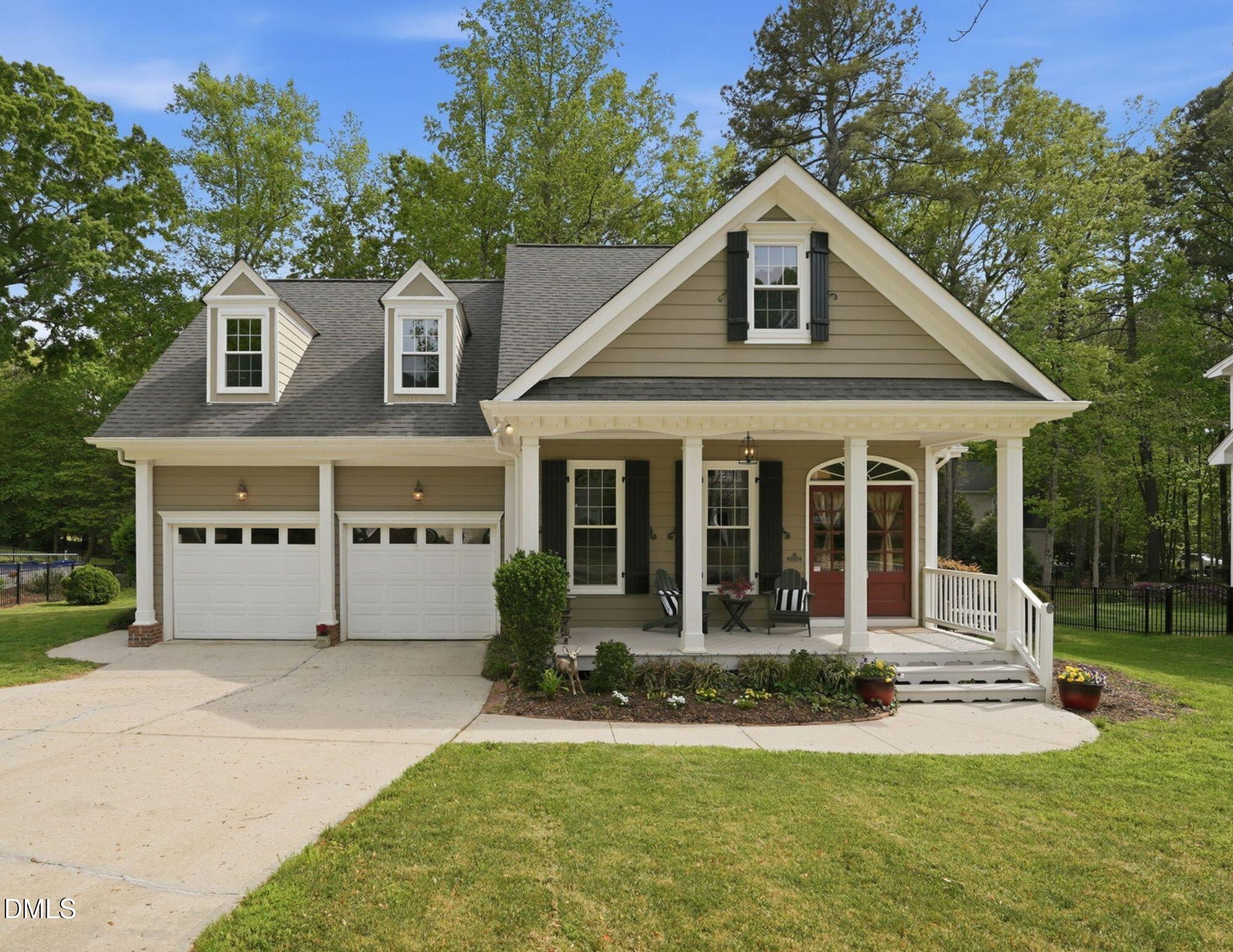 Image 1: Welcome to 264 Elmcrest Drive!