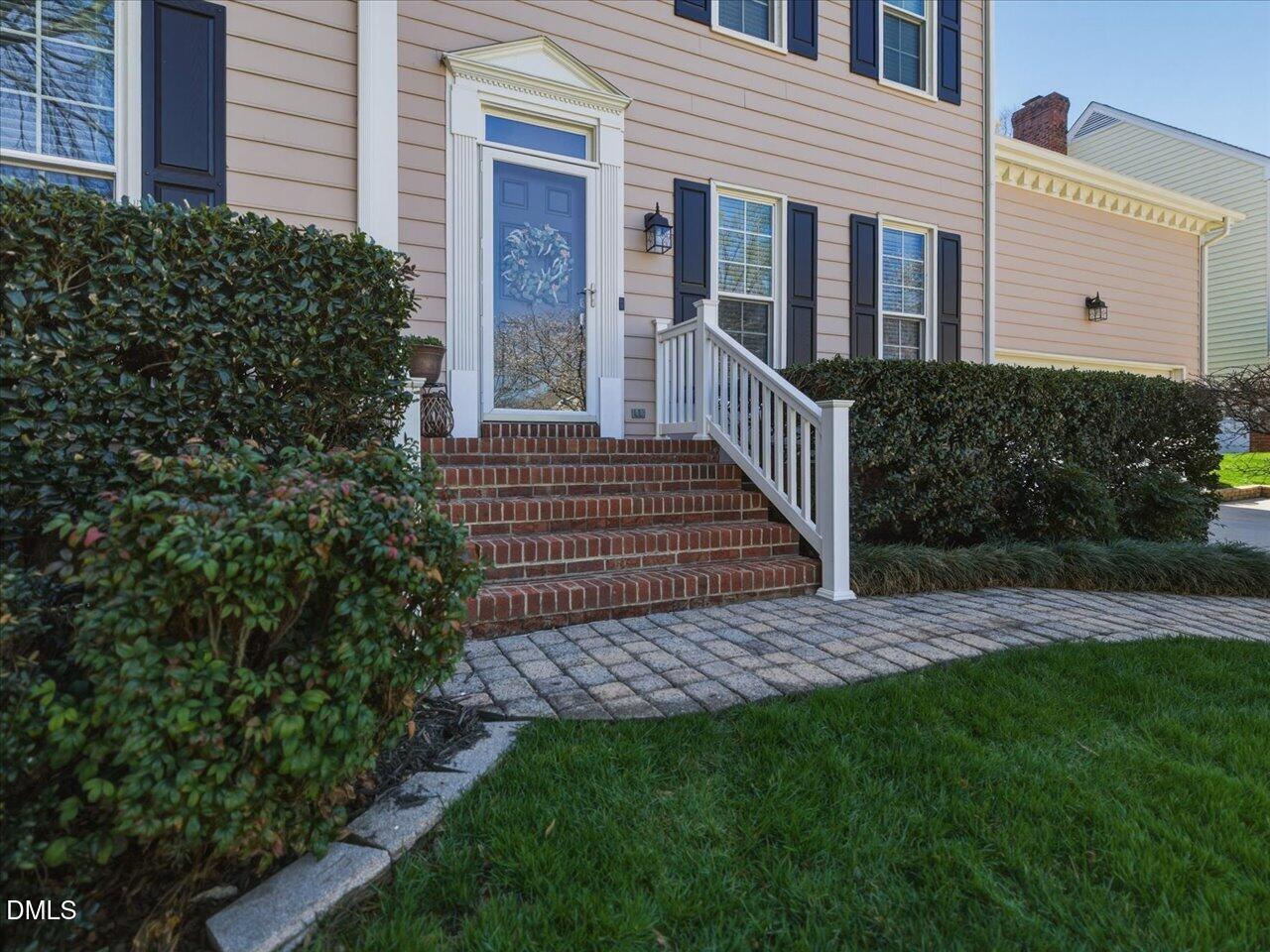 Image 2: 06-Front Entry