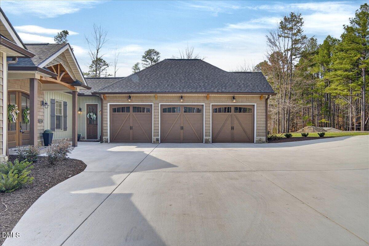 Image 2: 61-Finished 1050 crystal forest dr (61 o