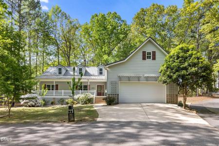 104 Greenside Lane