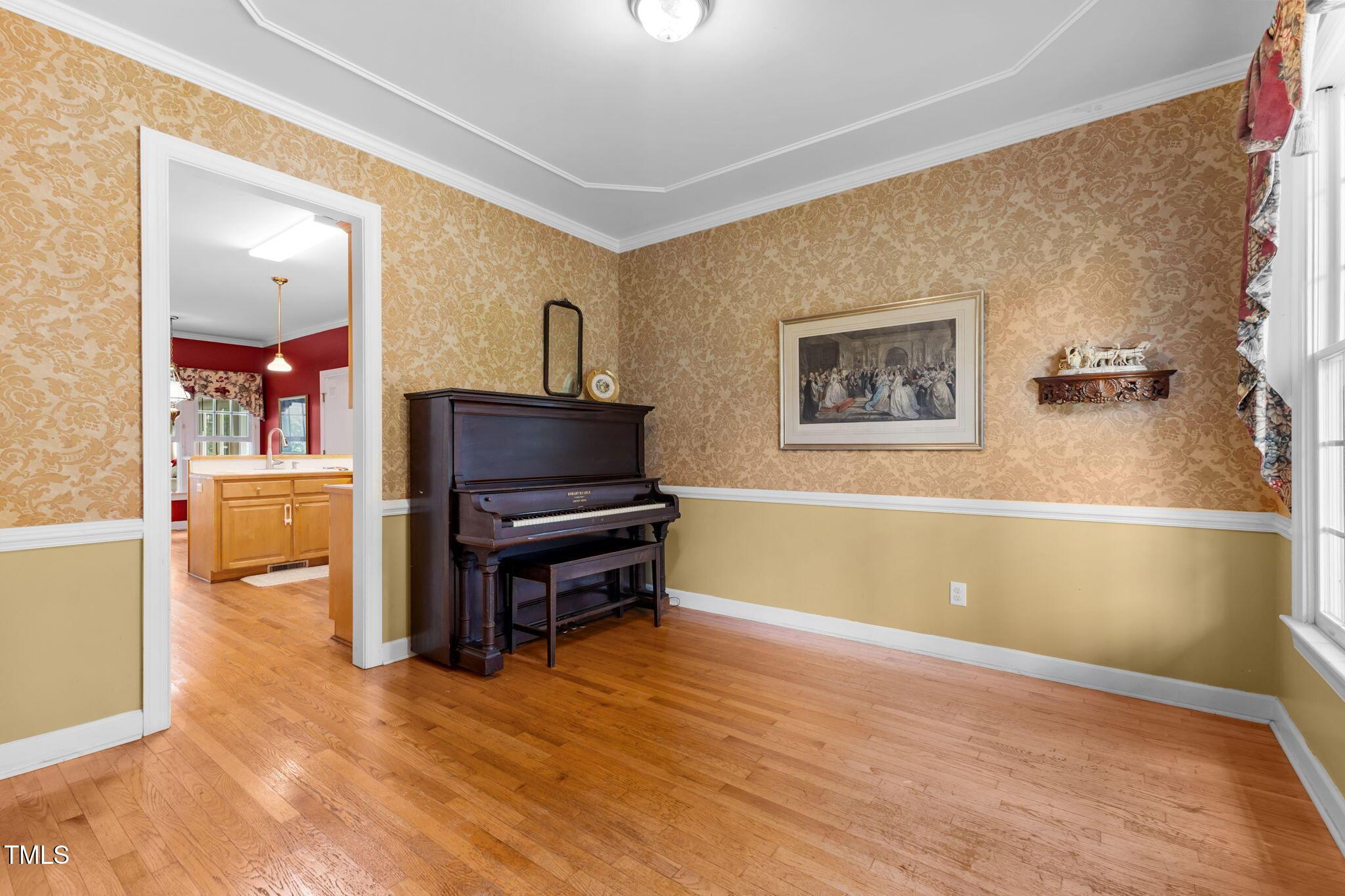 Image 4: 51-web-or-mls-AZ3A8950