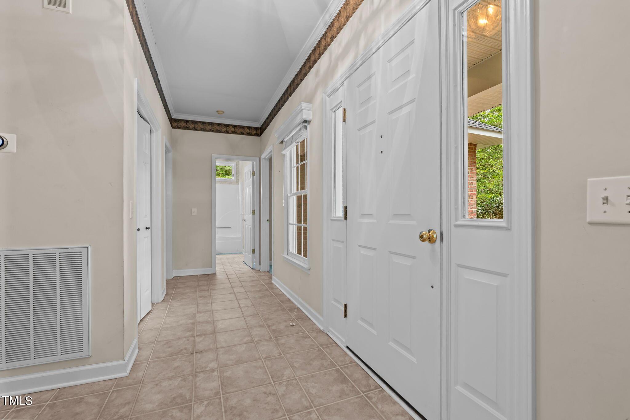 Image 3: 11-web-or-mls-DSC07415