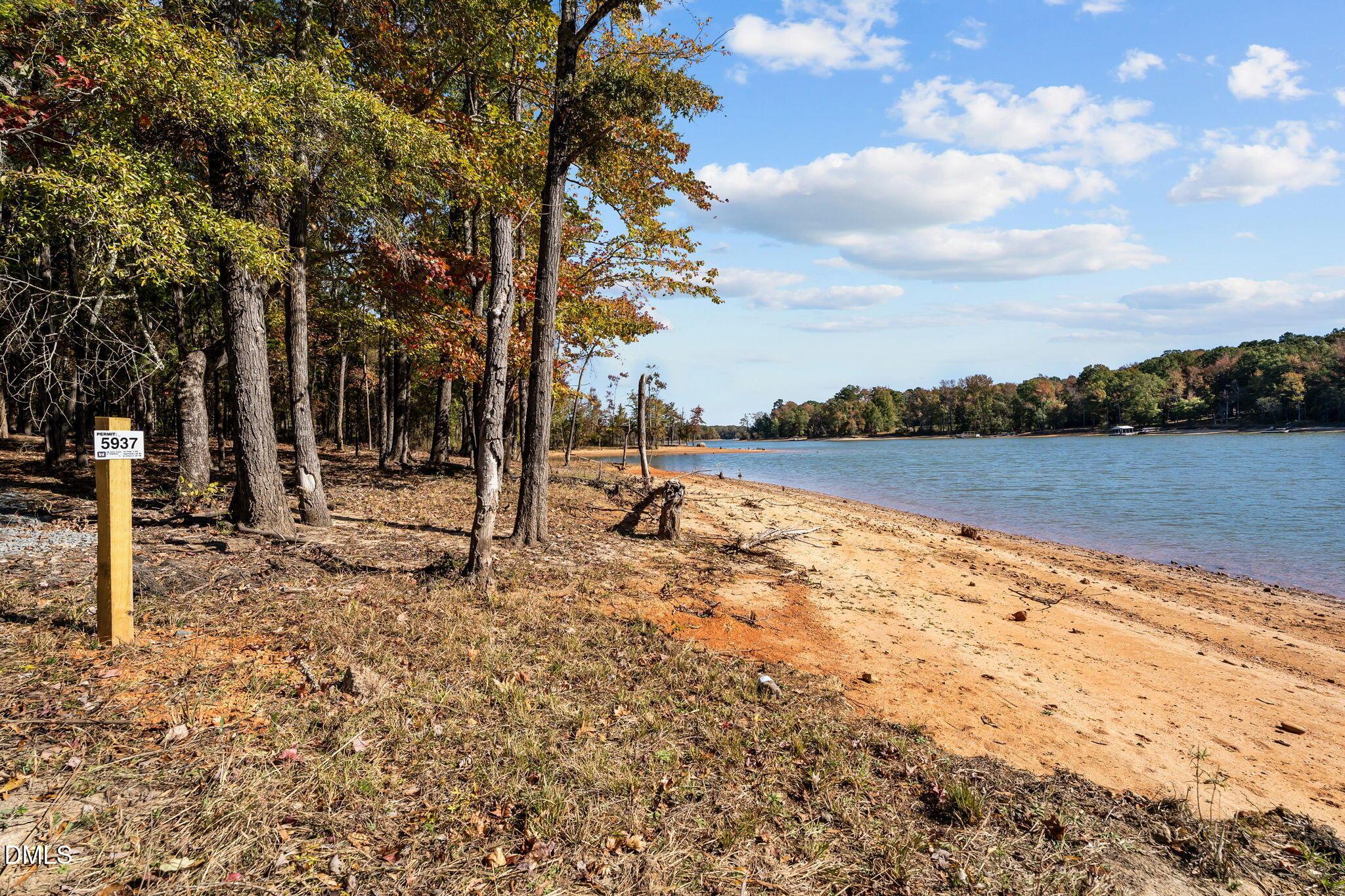 Image 3: Lake access