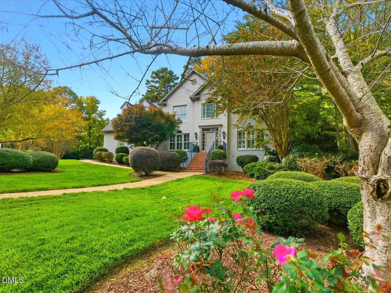 Image 4: 005-Front Exterior