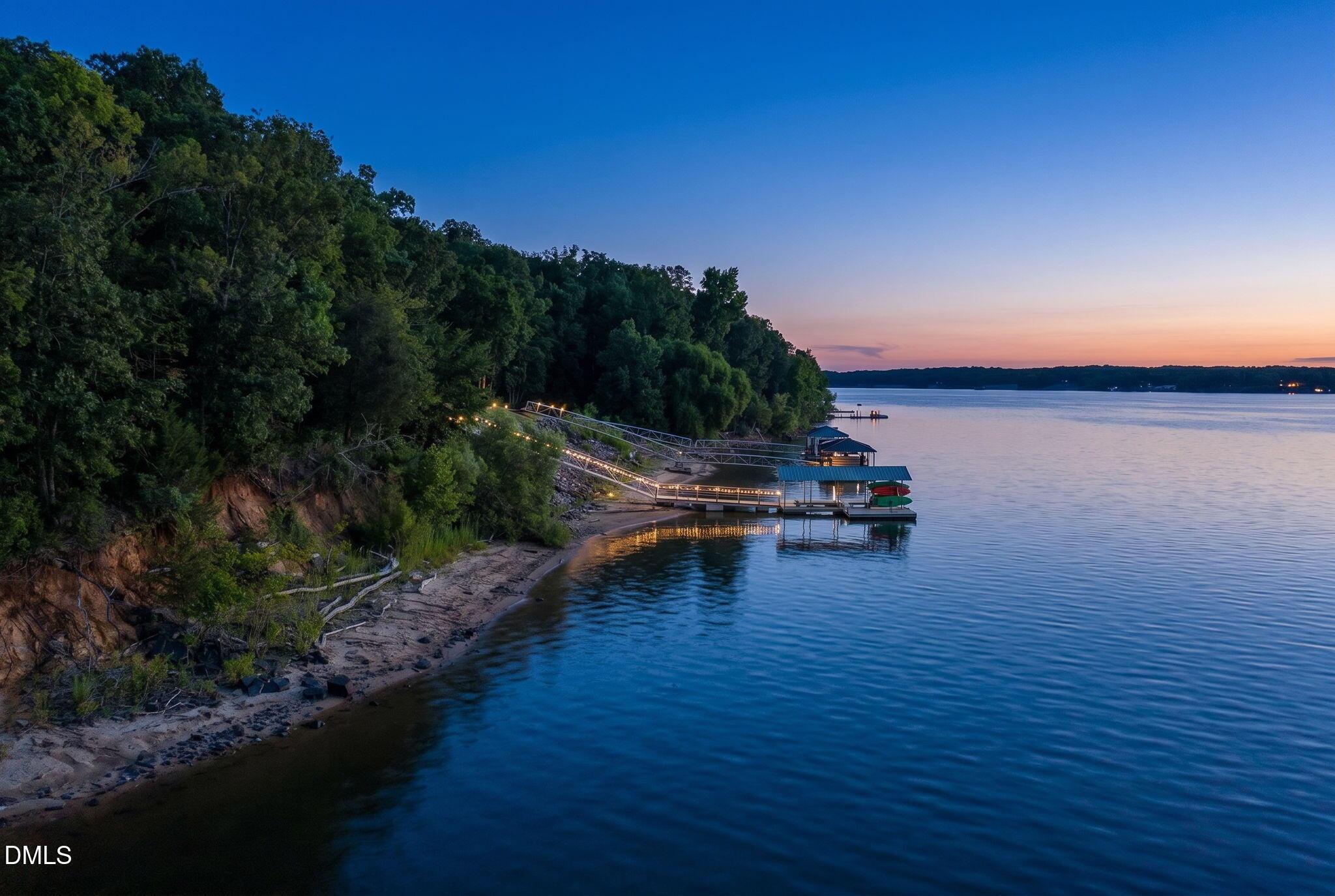 Image 2: 14-web-or-mls-Sunset Dr 1