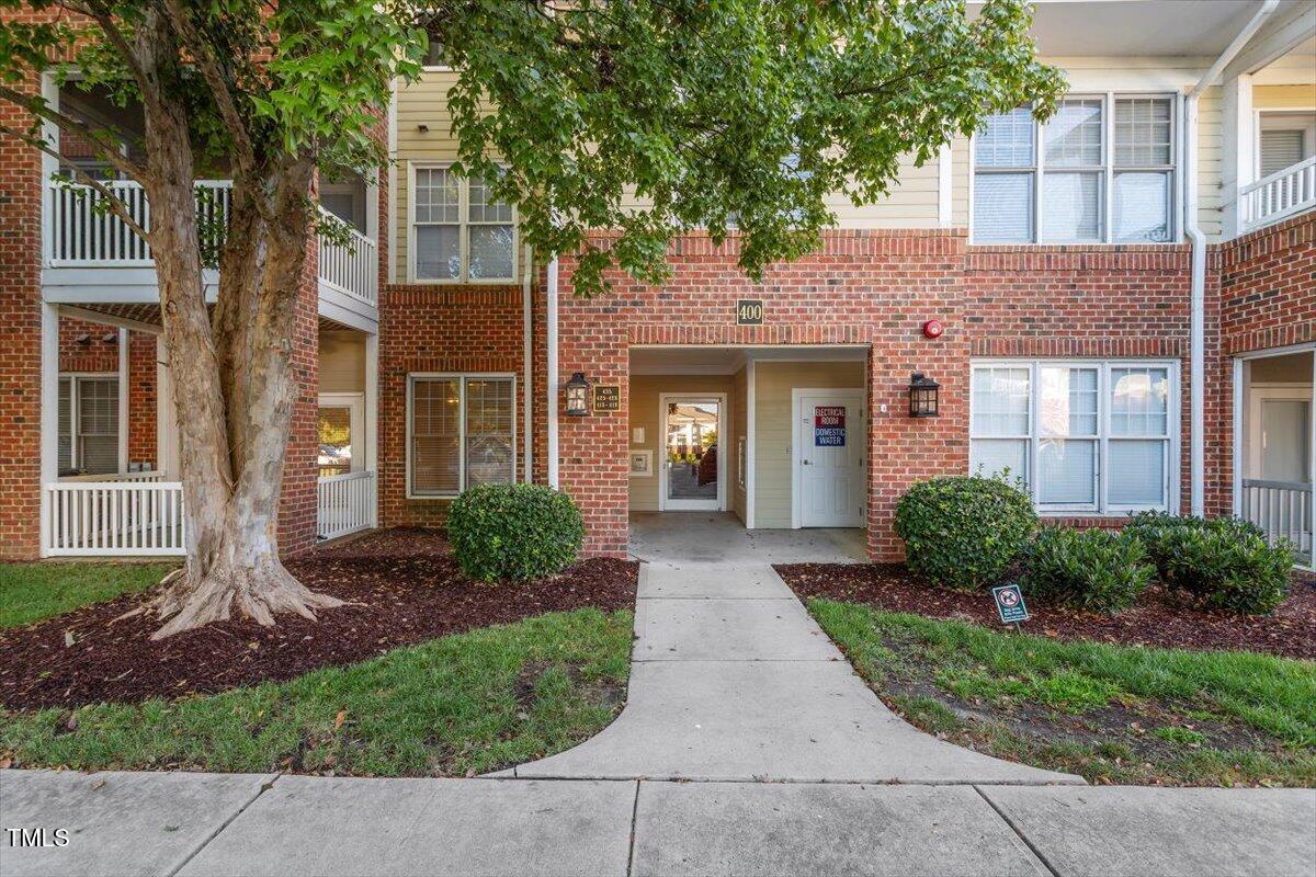 Image 1: 01-415 Waterford Lake Dr [2488478]_01