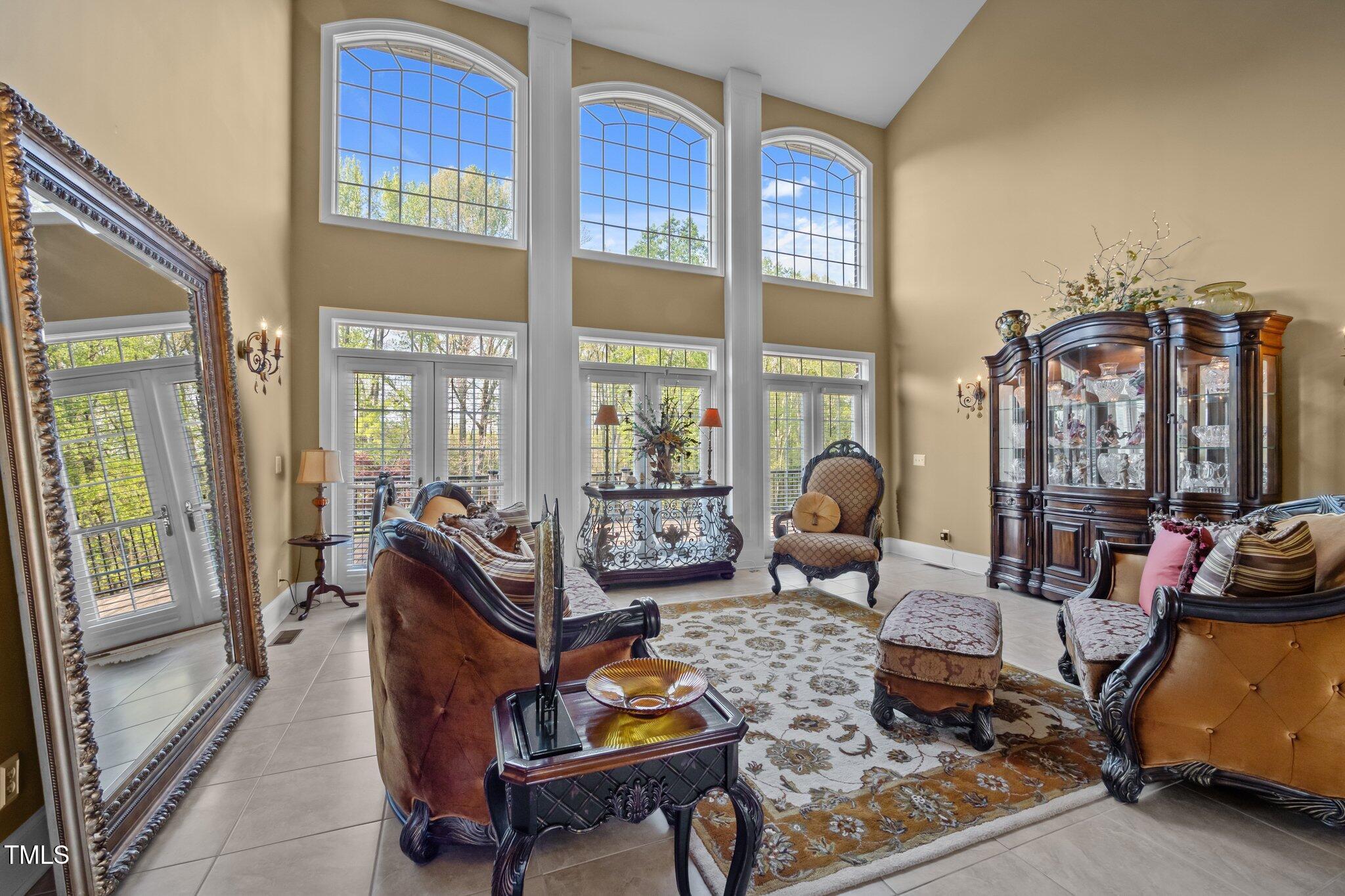 Image 2: 20-web-or-mls-P1034869