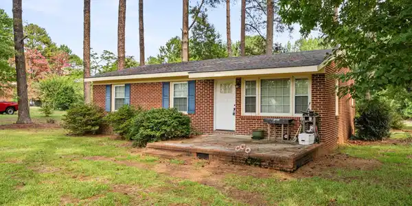 818 Van Warren Road