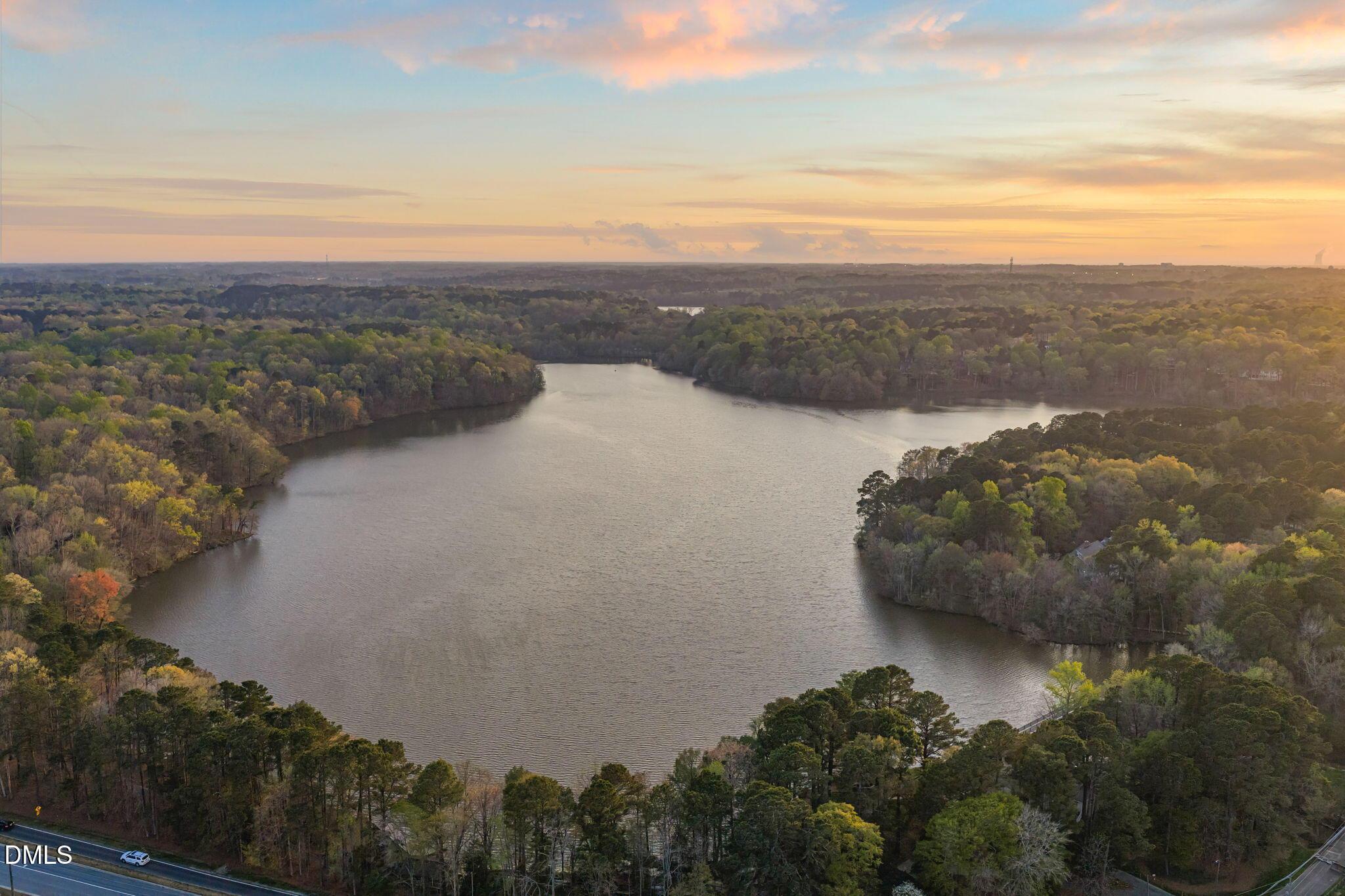 Image 3: Private Lakefront Home w/