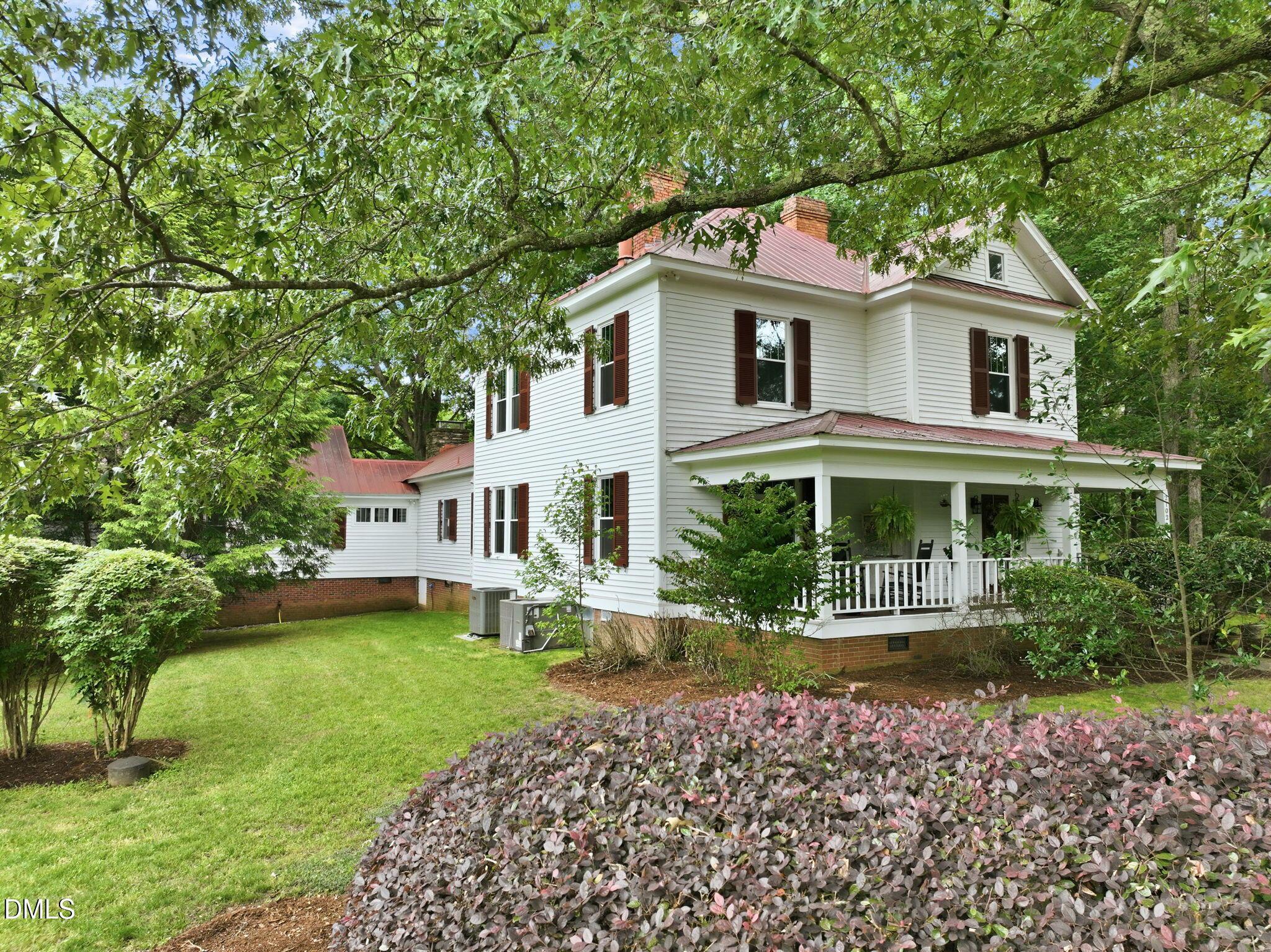 Image 1: 2102 Bahama Road