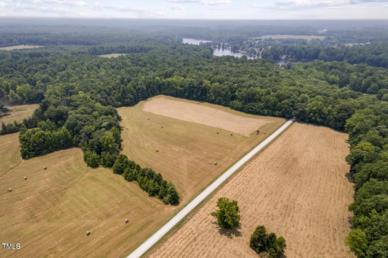 Image 2: Lot 4 -4