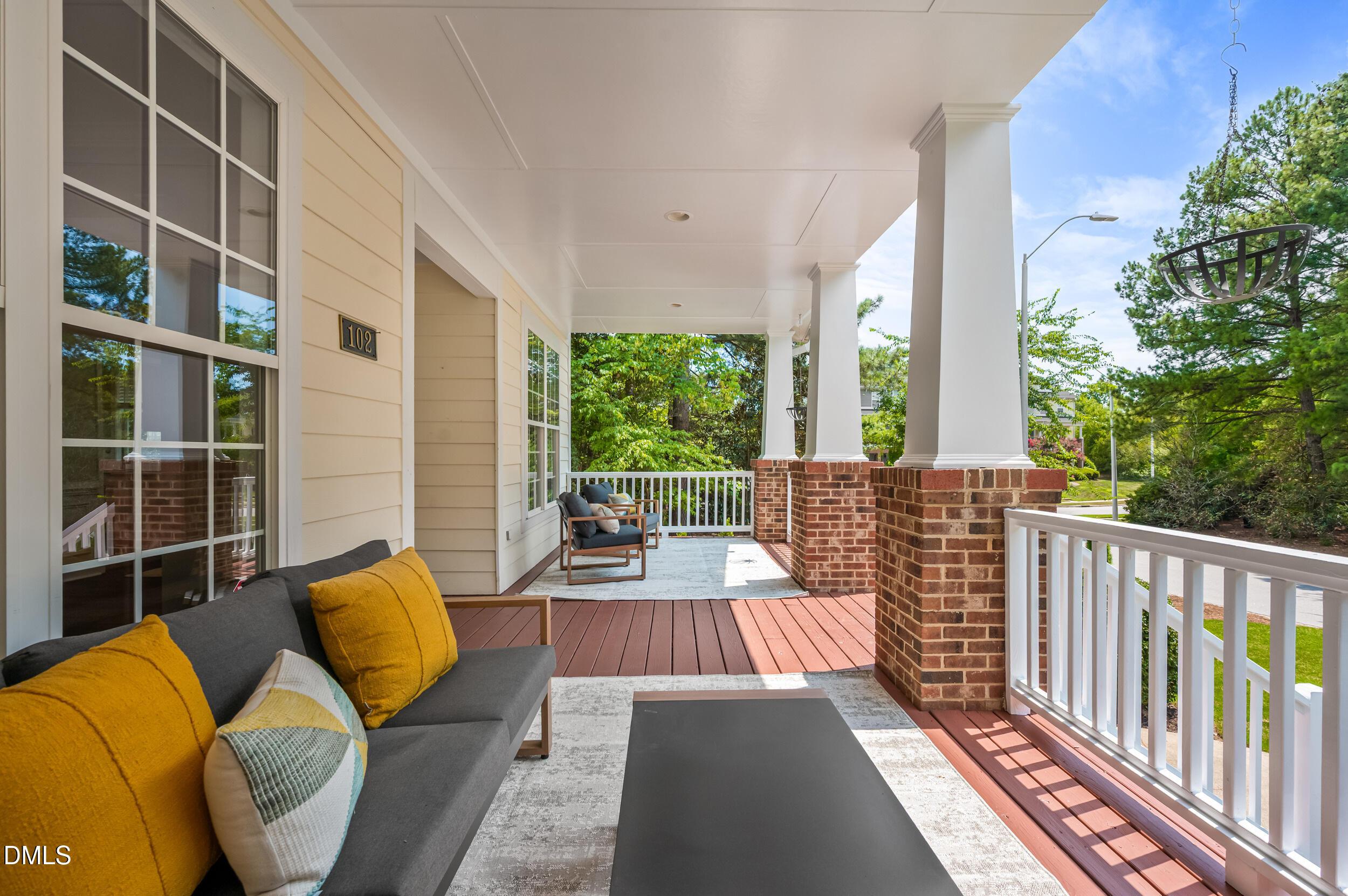 Image 4: FrontPorch_8