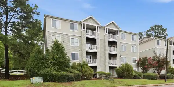 Image 4: 04-Unit 304 - 1231 Building