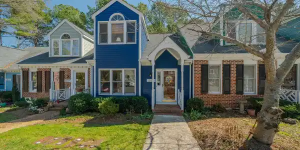 1005 Oak Lake Court