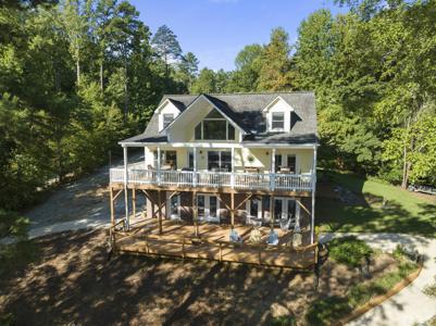 560 Pelican Point Road