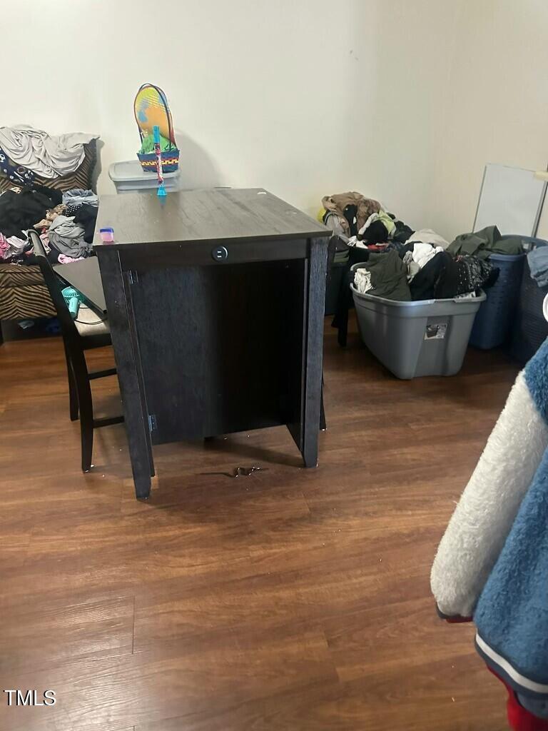 Image 2: 7402e04b-f2d2-4433-ac2b-71d880228700