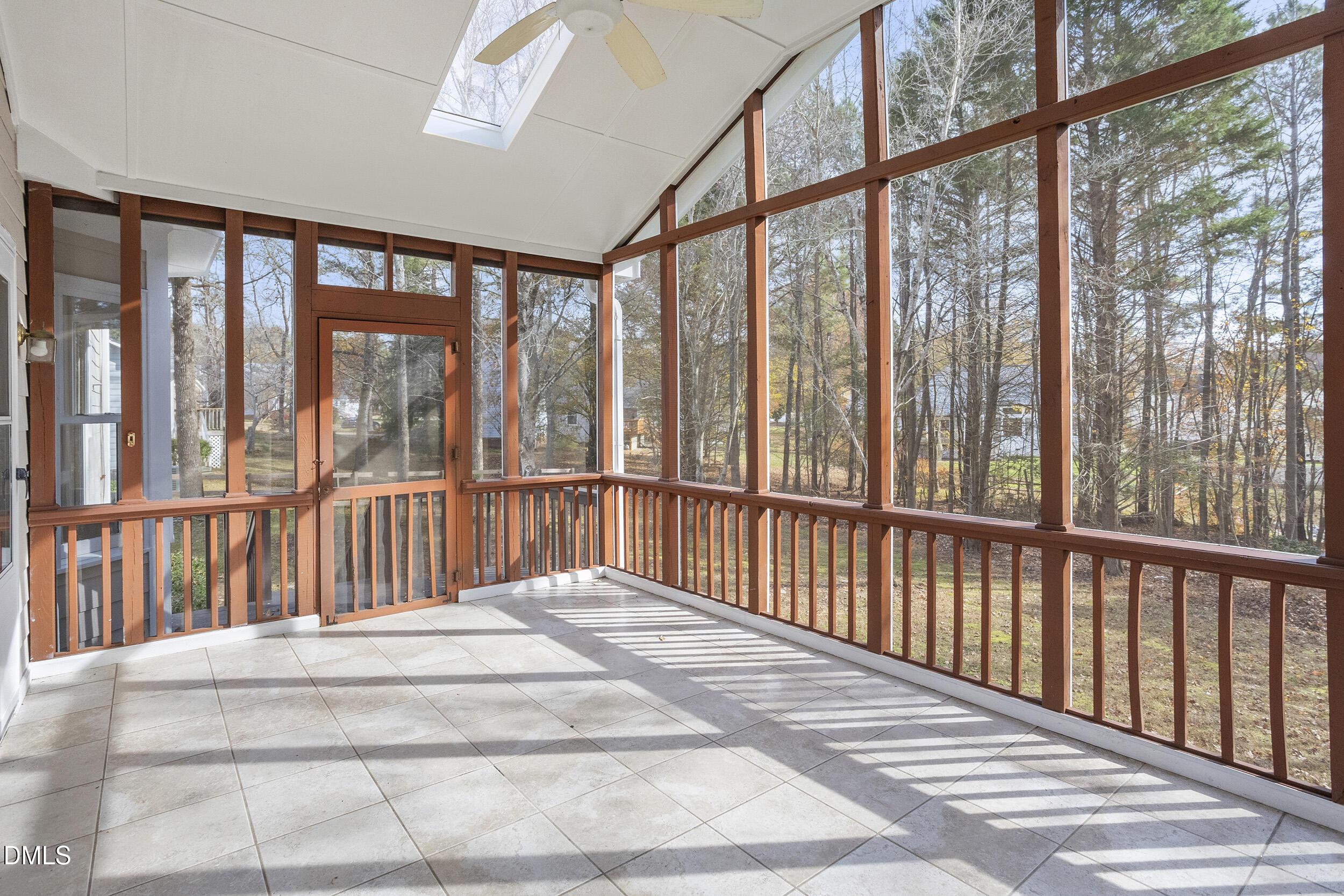 Image 4: Screened Porch