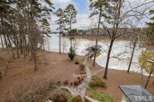 112 Moratock Point