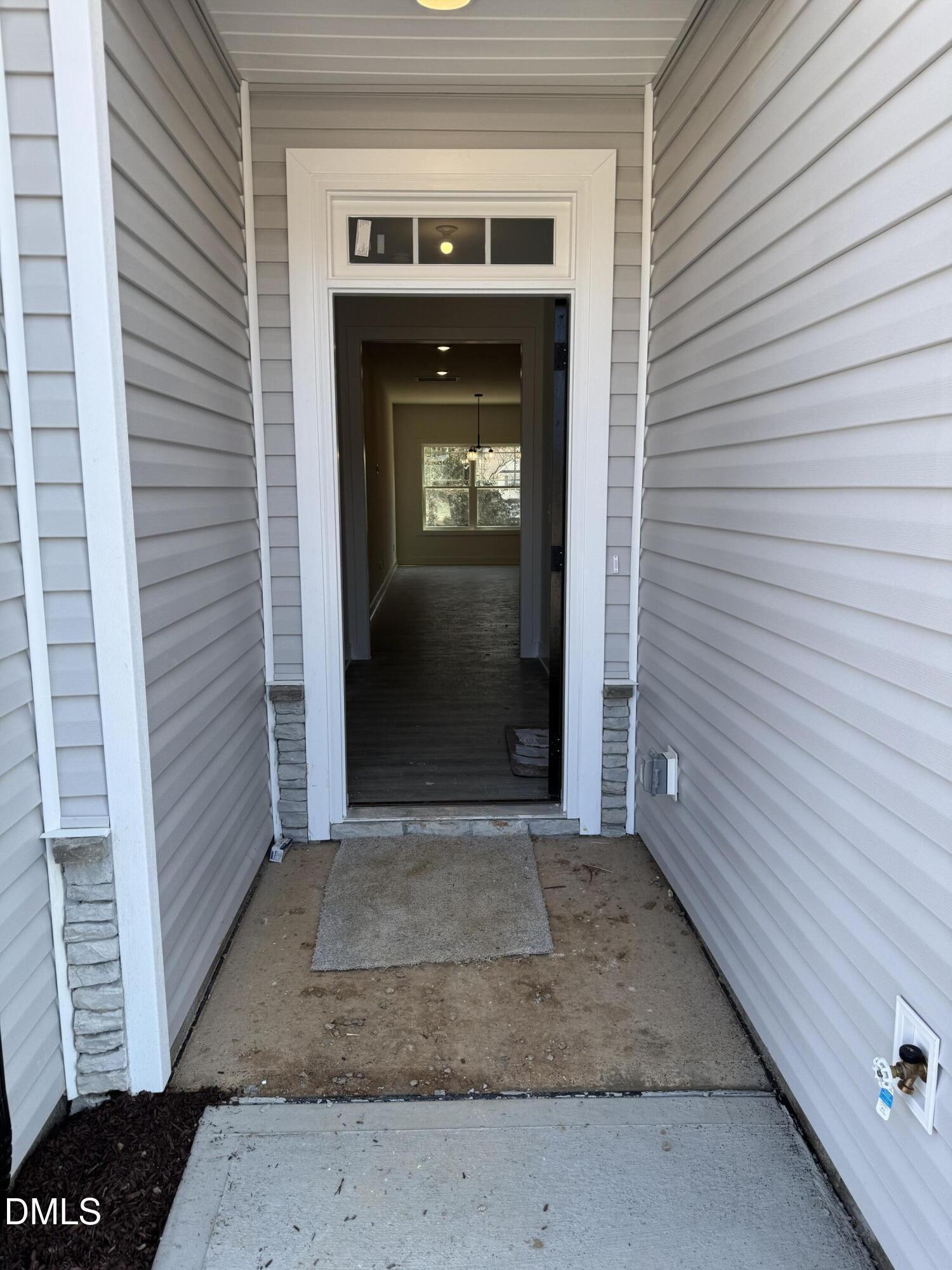 Image 2: unit entry way